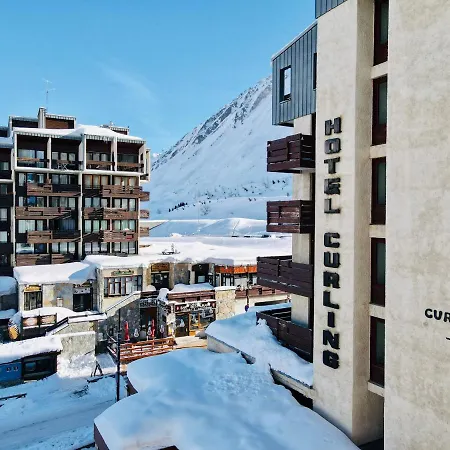 Curling & Bar Hotel