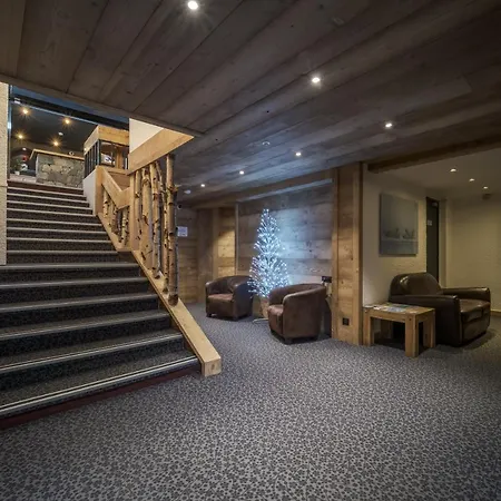 Hotel Curling & Bar
